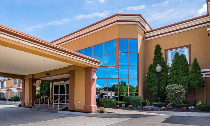 Latham Hotel | Quality Inn & Suites Albany Airport