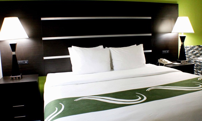 Avoca Hotel | Quality Inn & Suites Bedford West