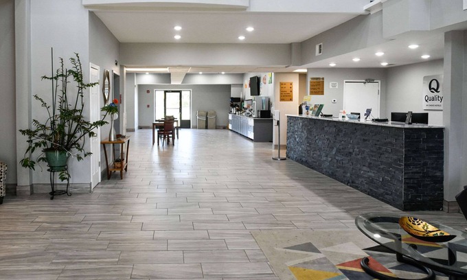 Brooks Hotel | Quality Inn & Suites Brooks Louisville South