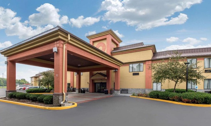 Brownsburg Hotel | Quality Inn & Suites Brownsburg - Indianapolis West