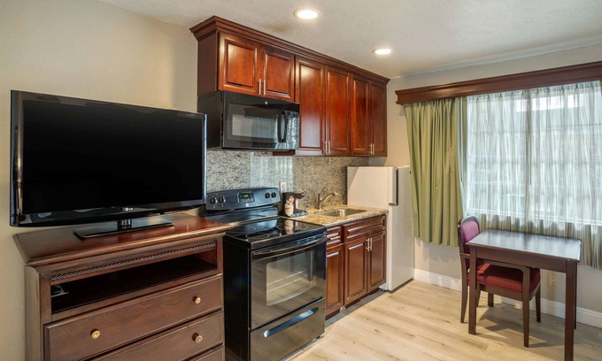 El Cajon Hotel | Quality Inn & Suites El Cajon San Diego East