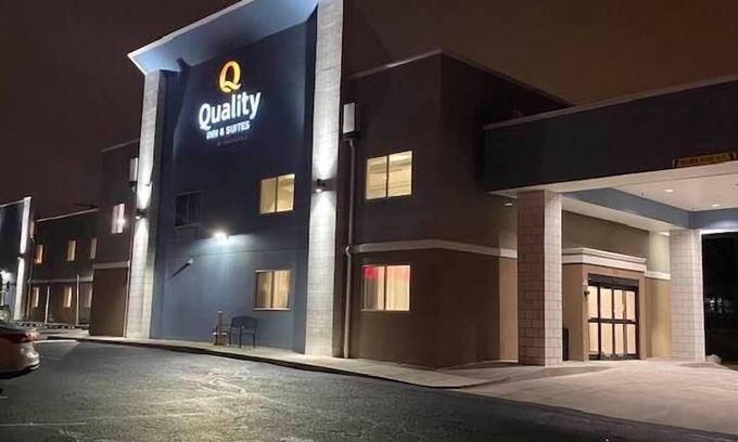 Evansville Hotel | Quality Inn & Suites Evansville Downtown