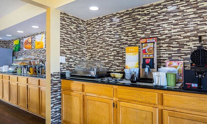 Greensburg Hotel | Quality Inn & Suites Greensburg I-74