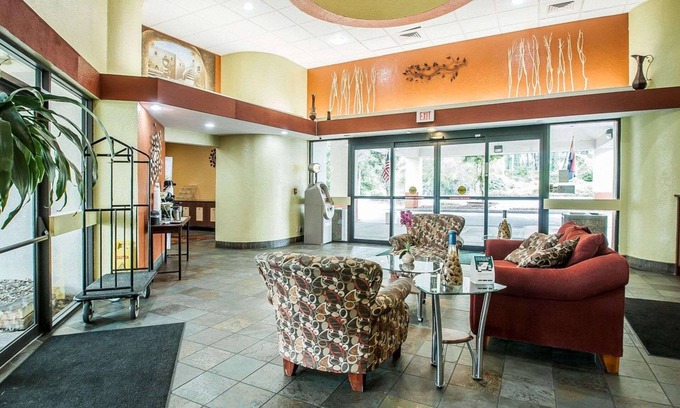 Kansas City Hotel | Quality Inn & Suites Kansas City I-435N Near Sports Complex