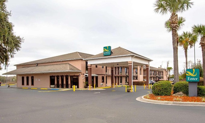Boys Ranch Hotel | Quality Inn & Suites Live Oak I-10 Exit 283