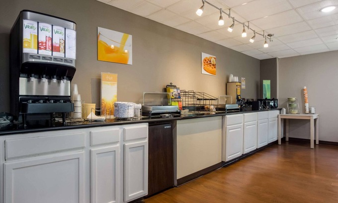 Millville Hotel | Quality Inn & Suites Millville