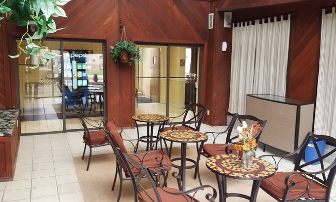 Rushville Hotel | Quality Inn & Suites Near Amish Country