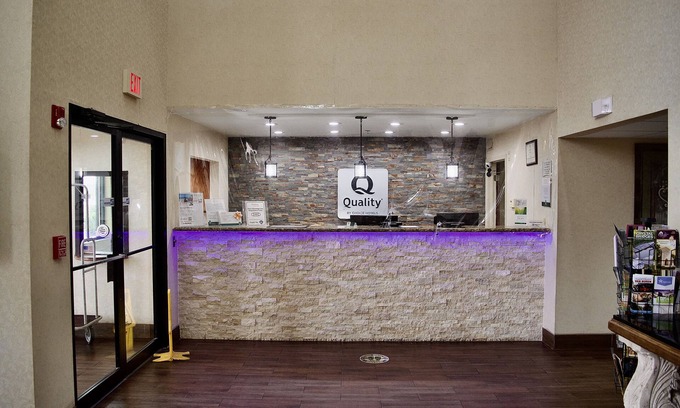 Pine Bluff Hotel | Quality Inn & Suites Pine Bluff