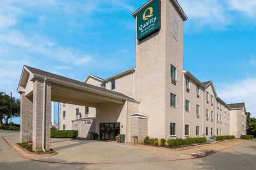 Roanoke Hotel | Quality Inn & Suites Roanoke - Fort Worth North