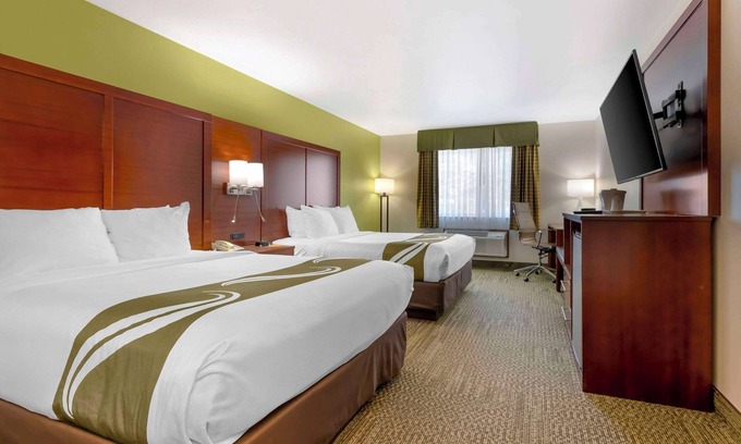 Stoughton Hotel | Quality Inn & Suites Stoughton - Madison South