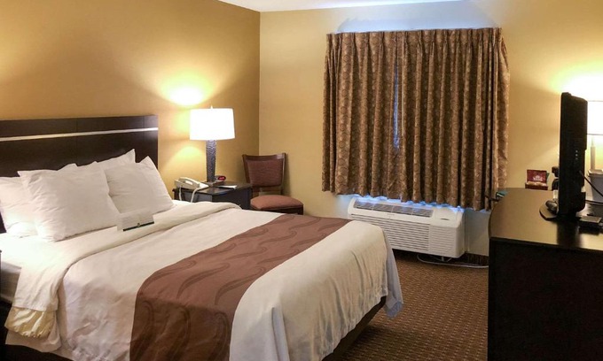 Sun Prairie Hotel | Quality Inn & Suites Sun Prairie Madison East