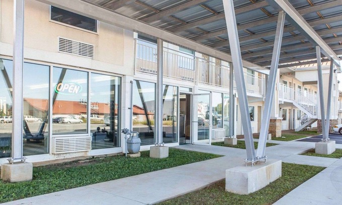 Jasper Hotel | Quality Inn & Suites