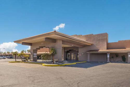 Lake Havasu City Hotel | Quality Inn & Suites Lake Havasu City