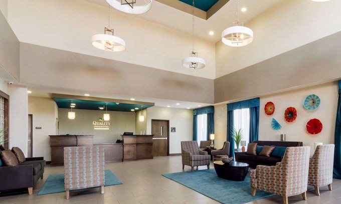 Victoria Hotel | Quality Inn & Suites Victoria East