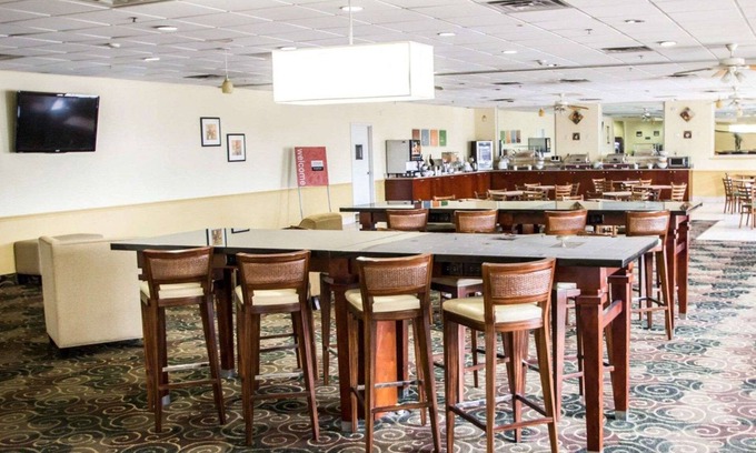 Fairview Shores Hotel | Quality Inn & Suites Winter Park Village Area