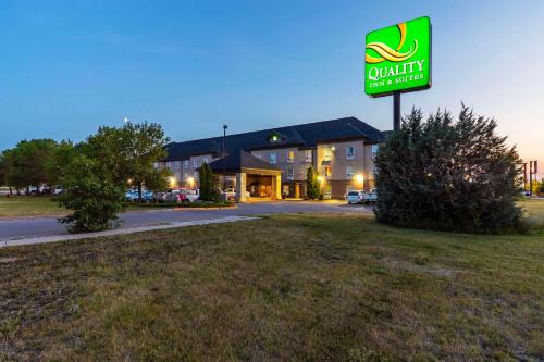 Yorkton Hotel | Quality Inn & Suites Yorkton