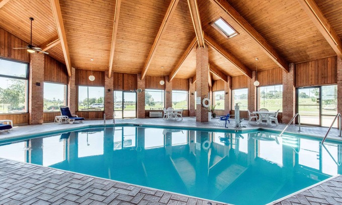 Batesville Hotel | Quality Inn