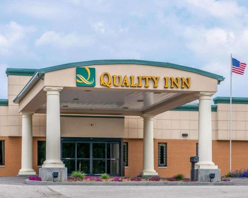 Huntingburg Hotel | Quality Inn
