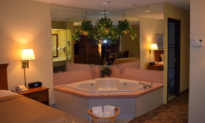 Jeffersonville Hotel | Quality Inn Washington Court House