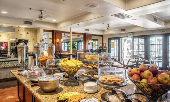 San Luis Obispo Hotel | Quality Suites Downtown San Luis Obispo