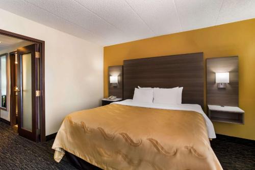 Milwaukee Hotel | Quality Suites Milwaukee Airport