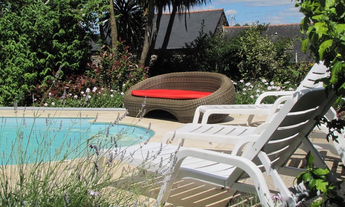 Gomene Cottage | Quality Traditional Breton Gite ,Gomene - Heated Swimming Pool , Wi-Fi , Gardens