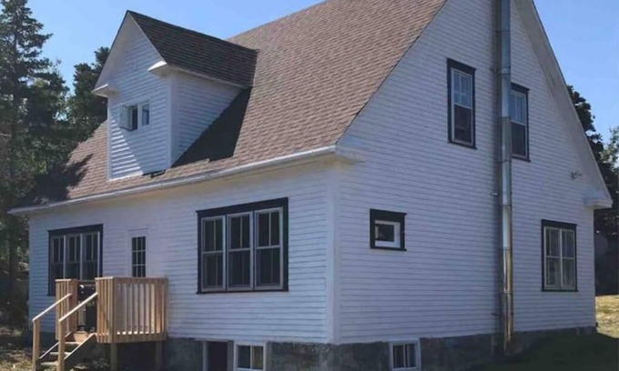 Newfoundland House | Quarry House- Outport Serenity at its Best!