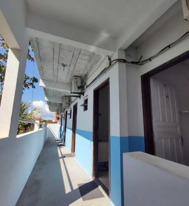 Saubara Apartment | Quarto 1 triplo café da manhã em Pousada, Praia de Cabuçu BA