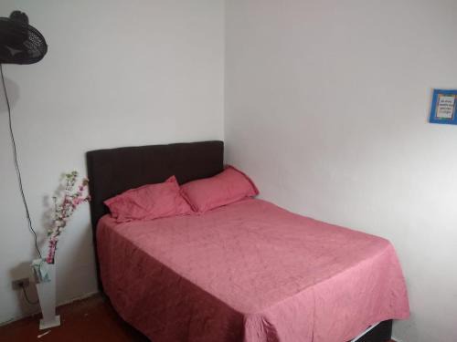 Mongagua House | Quarto e Cozinha em Mongaguá