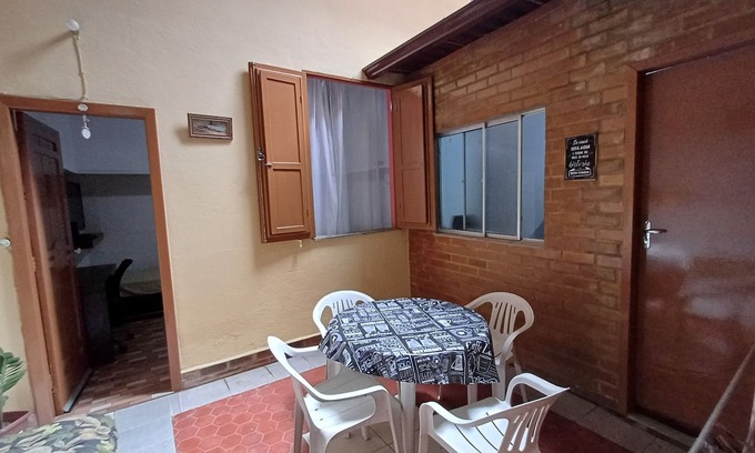 Gavea House | Quarto Suite e Cozinha na Gavea