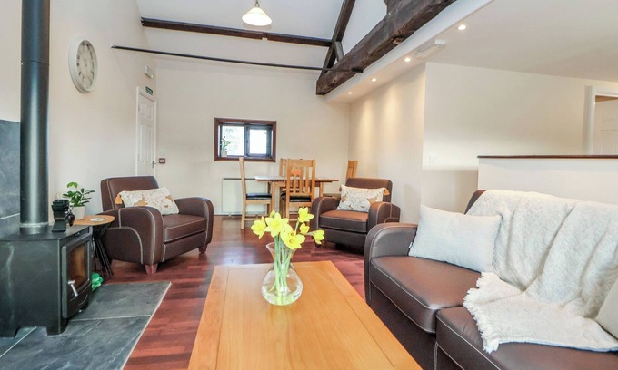 Nantwich Cottage | QUAYSIDE APARTMENT, pet friendly in Nantwich