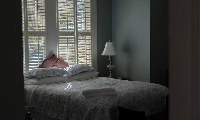 Monticello Bed & Breakfast | Queen Anne Room at Avera-Clarke