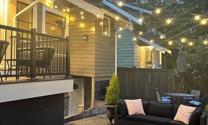 North Queen Anne House | Queen Anne urban oasis - Walkable and safe