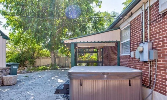 Sugar House House | Queen Bed, Hot tub & Patio!