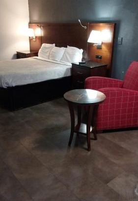 Jackson Apartment | Queen Bed Hotel Suite 161