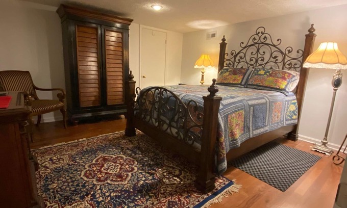 Jefferson Other | Queen Bed in Farmhouse on rural sheep and goat farm