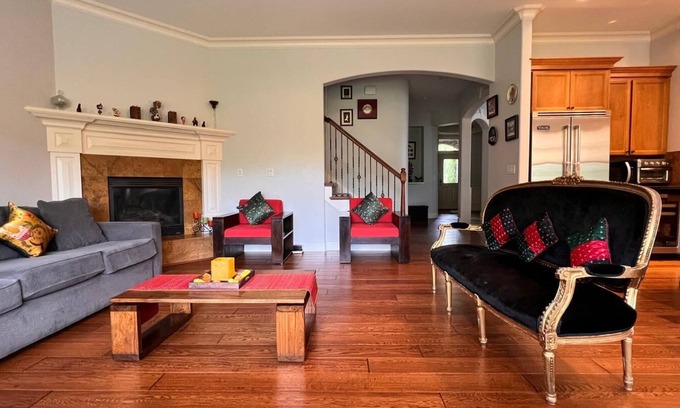 Renton Bed & Breakfast | Queen bed property