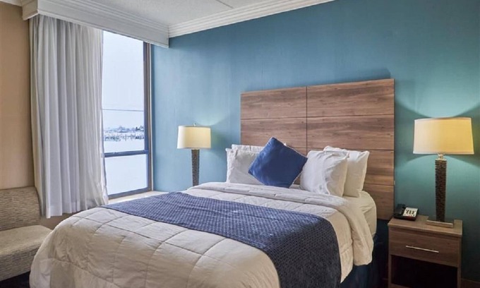 Fairhaven Hotel | Queen Bed Standard View