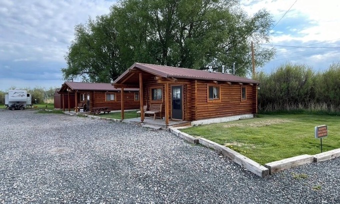 Melrose Cabin | Queen Cabin #9 - Montana Mountain Views