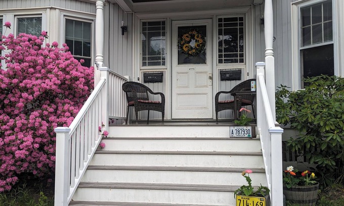 Bangor House | Queen City Duplex centrally located sleeps up to 6
