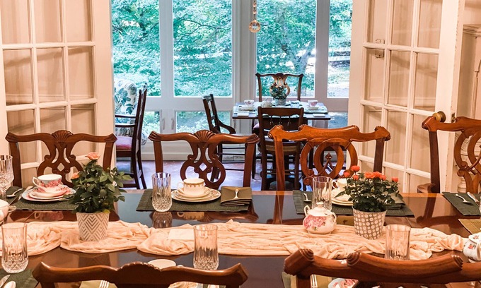 Williamsburg Bed & Breakfast | Queen-Luxury-Ensuite with Bath-Library Room