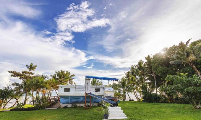 Merizo House | Queen Malesso Houseboat