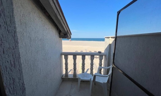 Eforie Apartment | Queen Room with Sea View