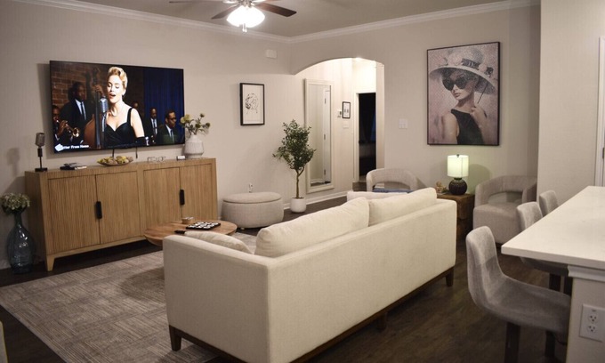 Leon Junction House | Queen's Quarters @ SPG Europa in Temple TEXAS