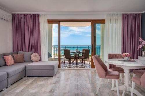 Balchik Apartment | Queen's view 14-Pools-Near Botanic garden