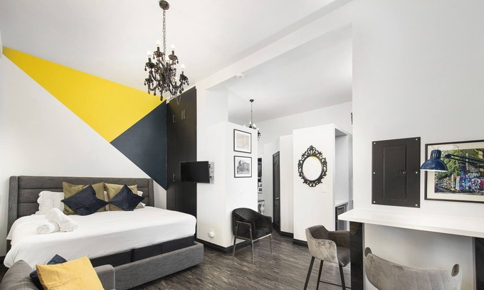 Fashion District Apartment | Queen Street Lofts- 4 Bedroom Monumental Loft