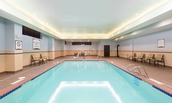 Fremont Apartment | Queen Studio Near Downtown | Breakfast + Pool Access!