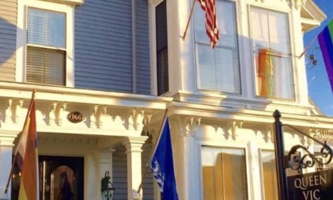 Provincetown Bed & Breakfast | Queen Vic Guest House Provincetown Adults Only