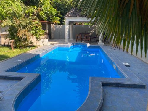 Serrekunda House | Queen Zee Boutique Hotel