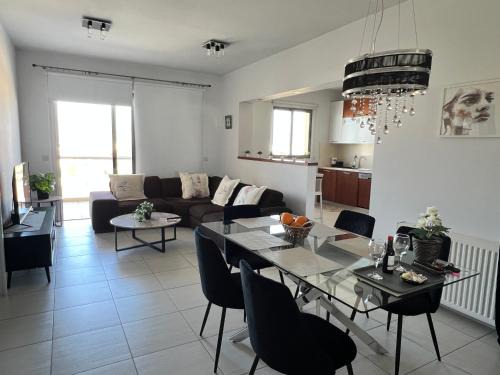 Ayios Dhometios Apartment | Queens Boutique Apartment 2BR